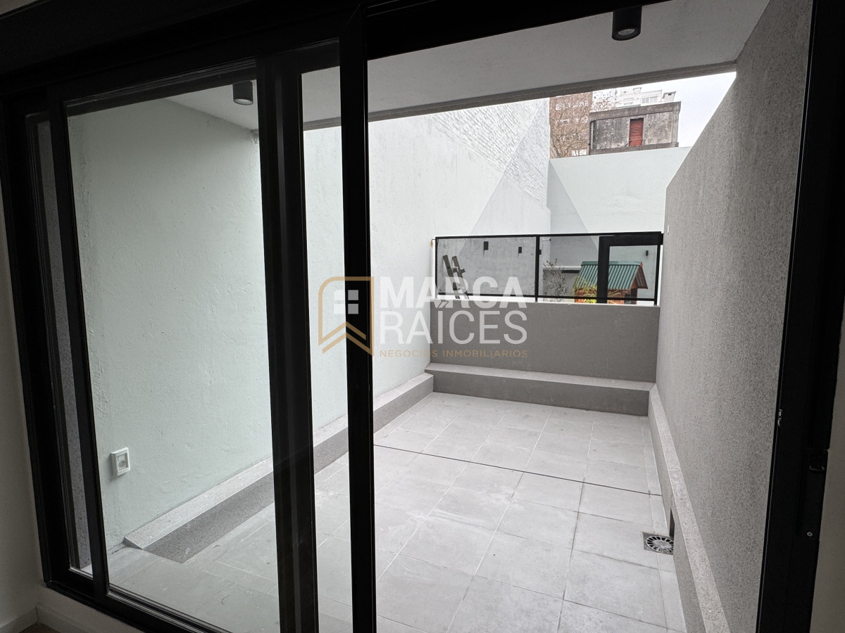 Apartamento ID.999 - Venta Apartamento 1 Dormitorio a estrenar con patio Cordon Montevideo