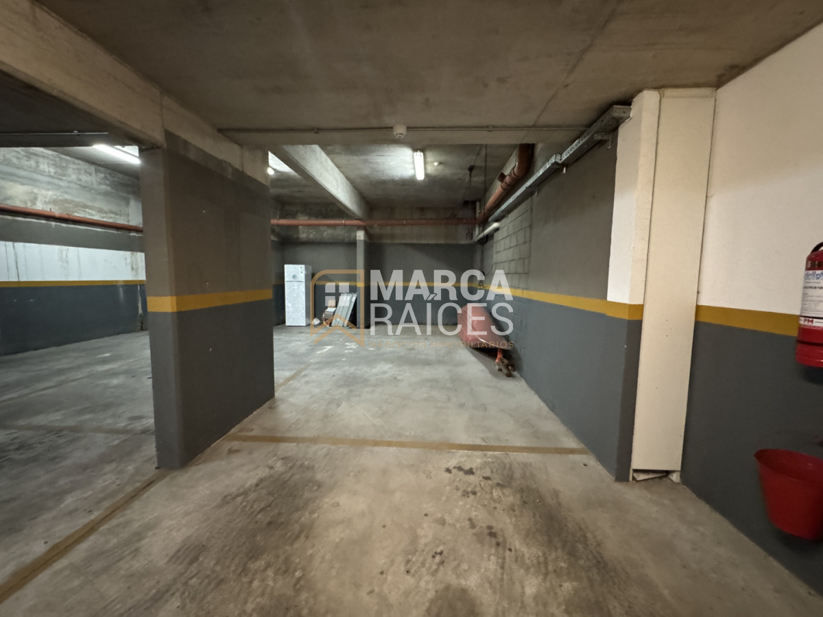 Apartamento ID.1797 - Alquiler Penthouse con Parrillero y Garage, 3 Dormitorios, 2 baños. Centro, Montevideo