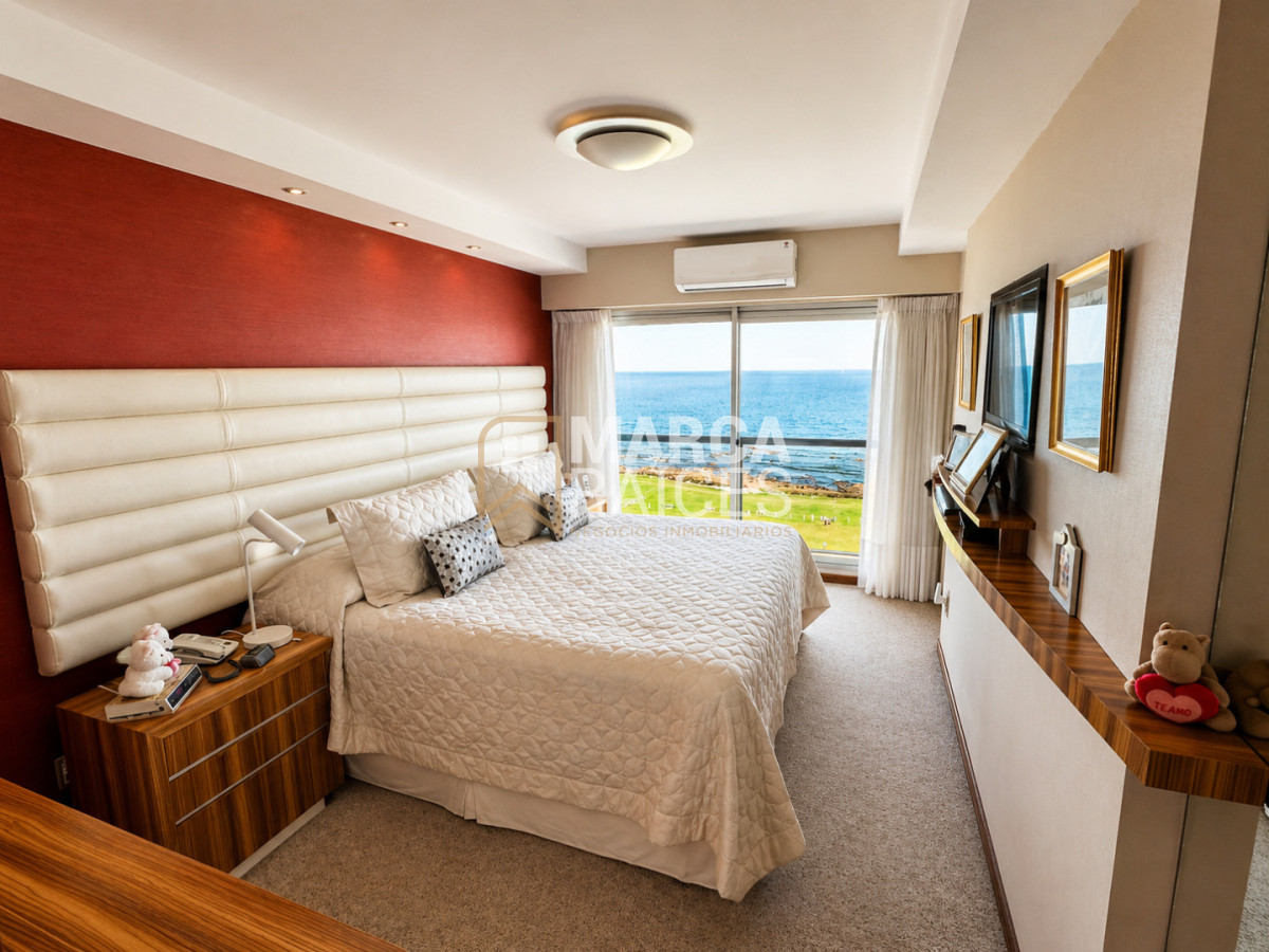 Apartamento ID.888 - Venta Espectacular Apartamento Sobre Rambla 3 Dormitorios y Servicio Garage Doble Punta Carretas Montevideo