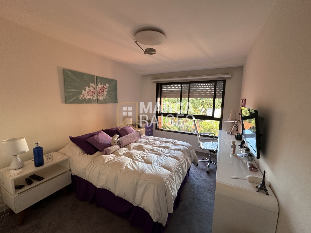 Apartamento ID.853 - Venta Apartamento Frente a Rambla Kibon 3 Dormitorios + Servicio Garage Doble Vista a la Rambla Pocitos Montevideo