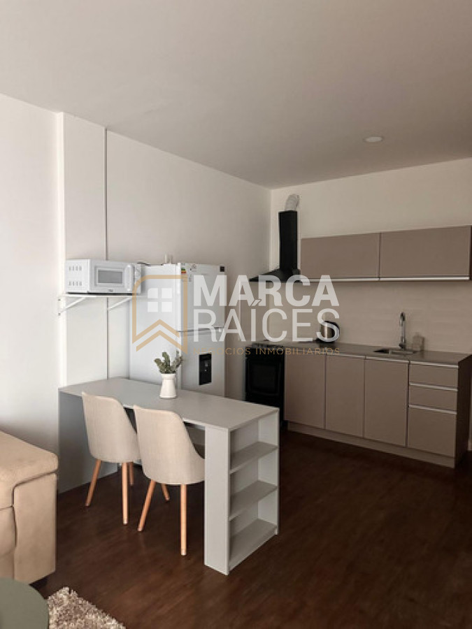 Apartamento ID.1827 - Alquiler Apartamento Monoambiente con Patio Pocitos Montevideo