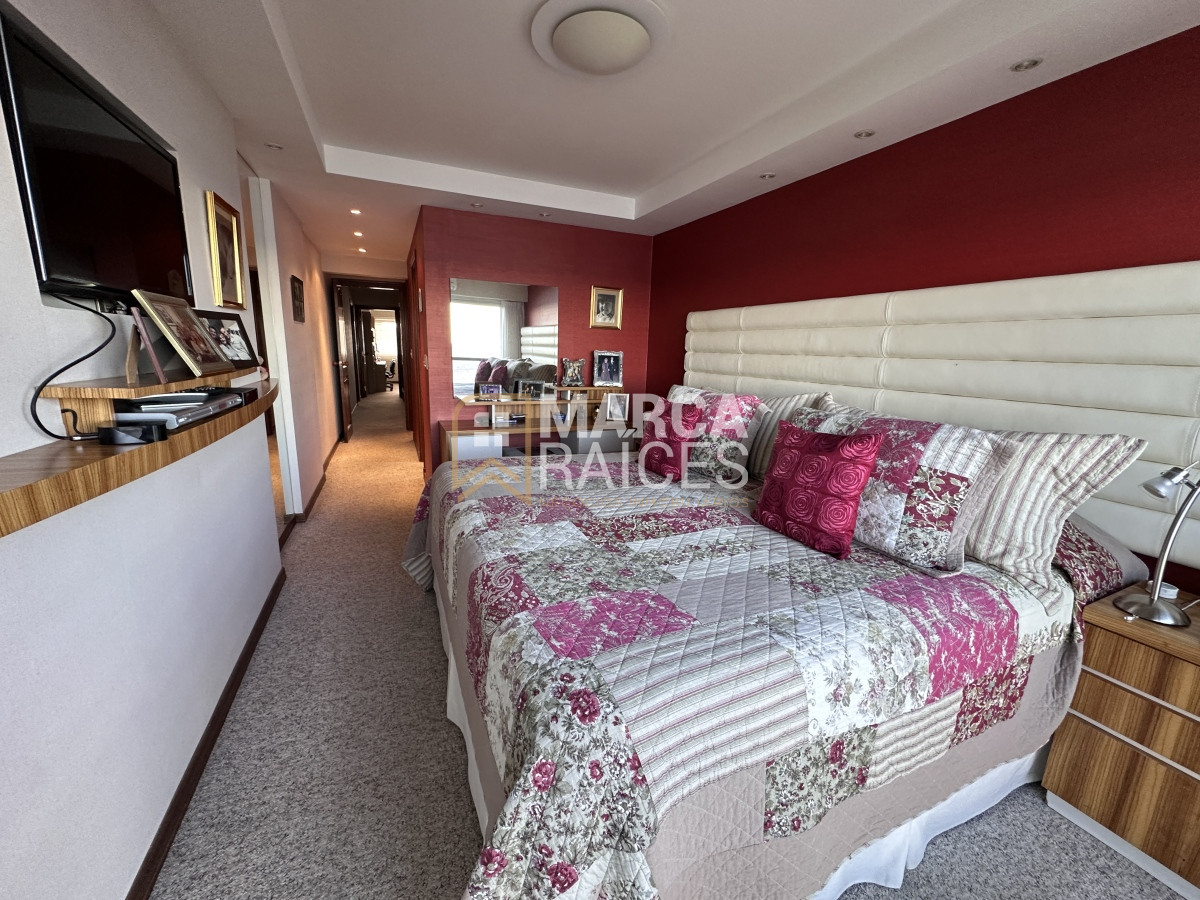Apartamento ID.888 - Venta Espectacular Apartamento Sobre Rambla 4 Dormitorios Garage Doble Punta Carretas Montevideo