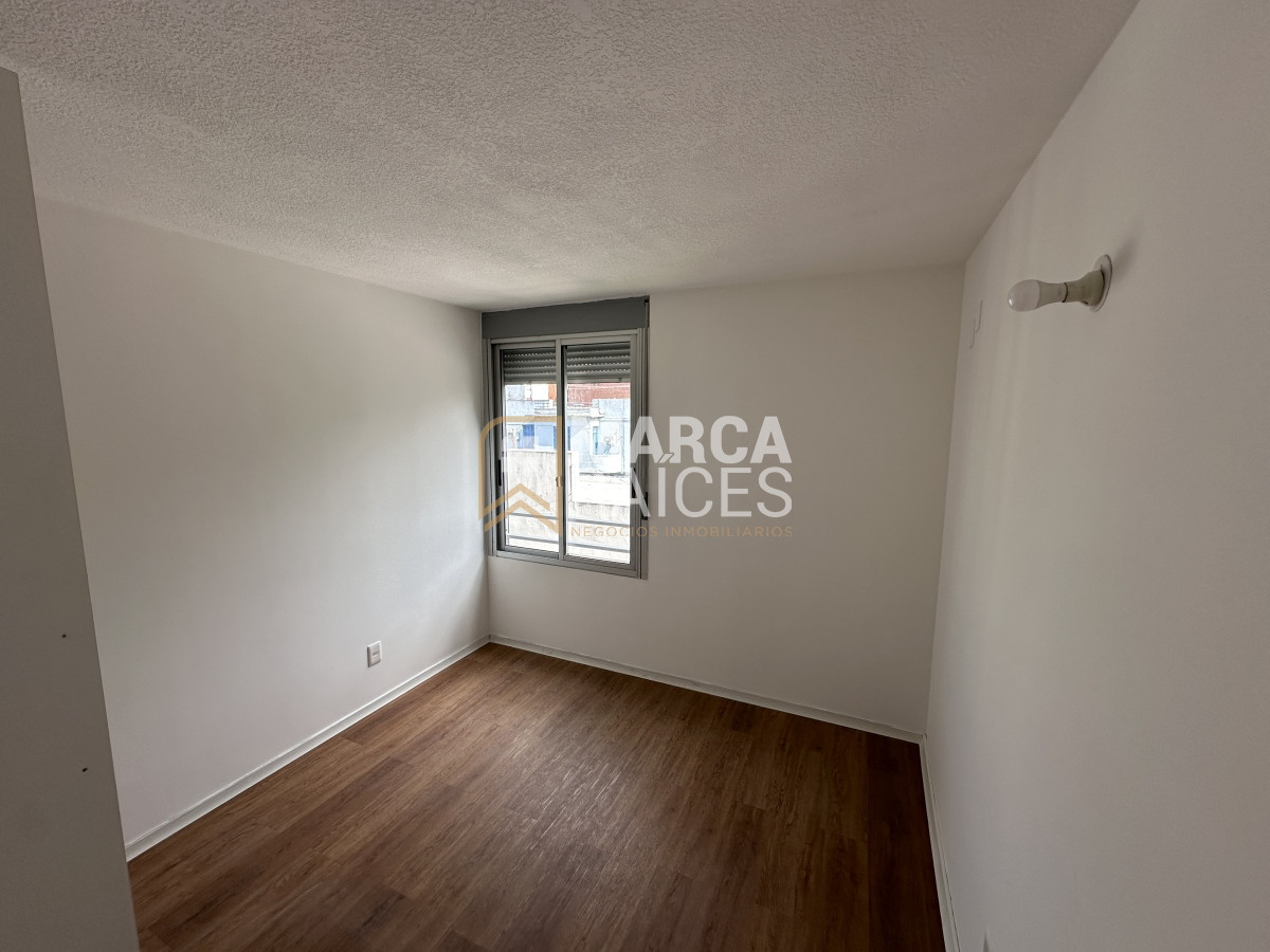 Apartamento ID.699 - Alquiler Apartamento 2 Dormitorios Balcon Cochera Complejo Cerrado Prado Montevideo