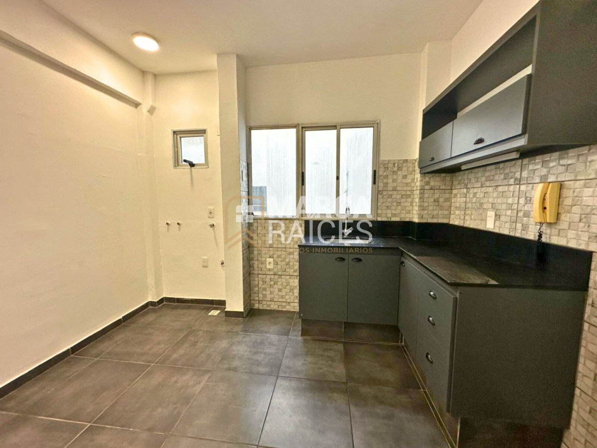 Apartamento ID.1886 - Alquiler Apartamento 2 Dormitorios Centro Montevideo