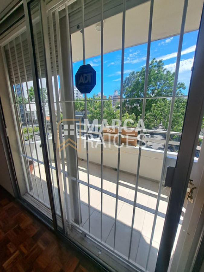 Apartamento ID.1809 - Venta Apartamento 3 dormitorios, 2 baños, con garage. Pocitos, Montevideo