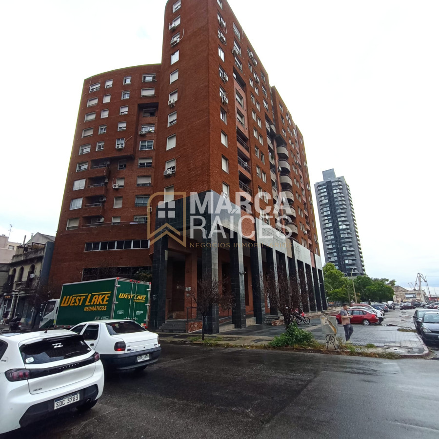 Apartamento ID.1385 - Alquiler Apartamento 2 Dormitorios Balcon al Frente Centro Montevideo