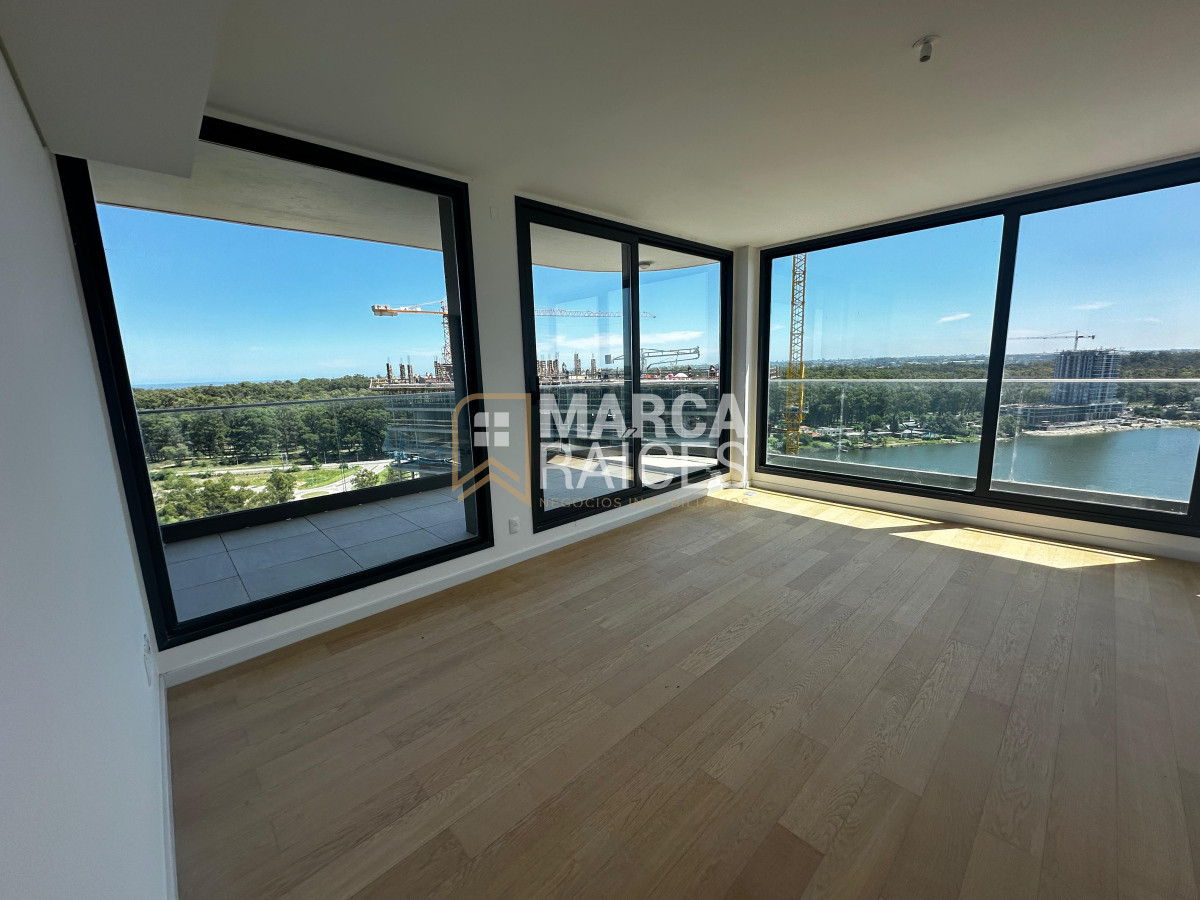 Apartamento ID.1147 - Venta Penthouse Duplex 4 Dormitorios Carrasco Hermosa Vista al Lago A Estrenar