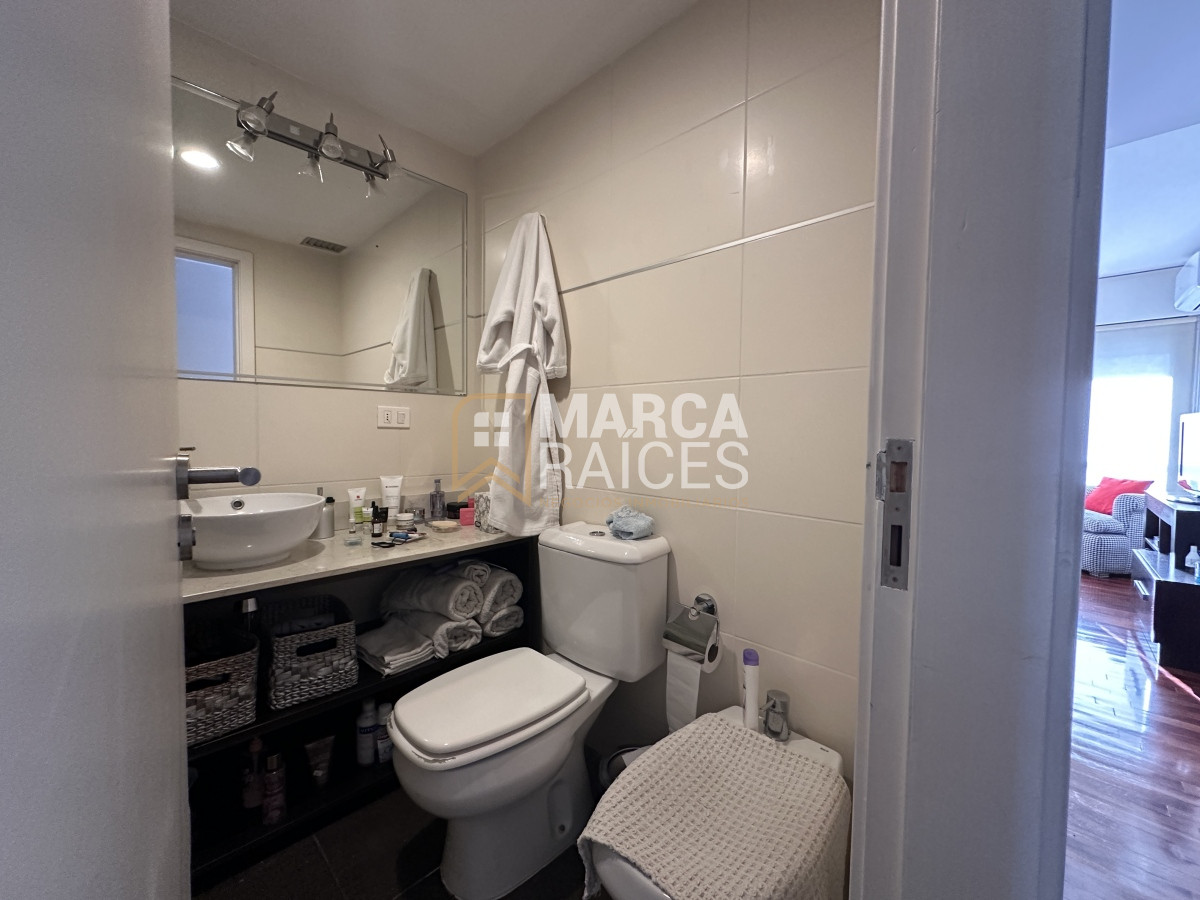 Apartamento ID.1043 - Venta Hermoso Apartamento 3 Dormitorios 3 Baños Balcon Patio Parrillero Pocitos Montevideo