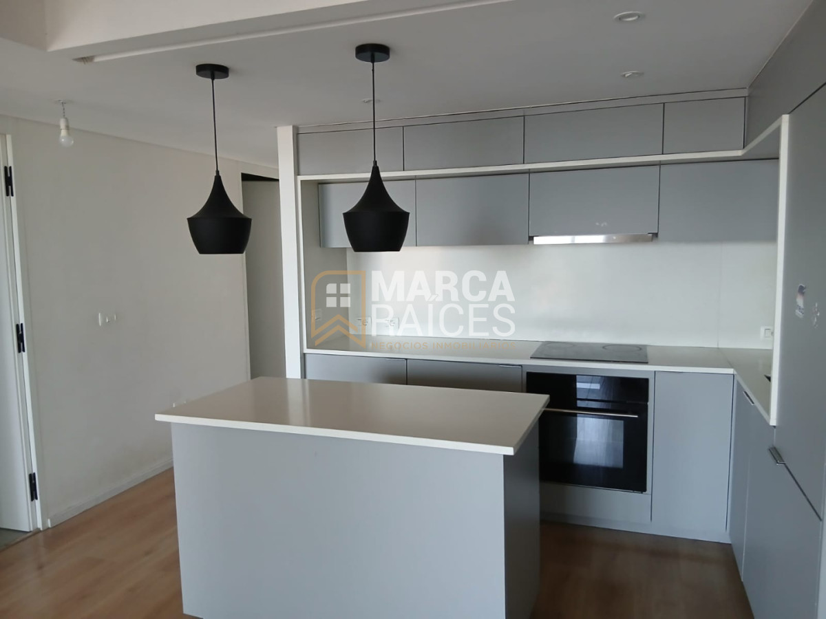 Apartamento ID.1792 - Alquiler Apartamento 3 Dormitorios 2 Baños Piscina Edificio de Categoria Centro Montevideo