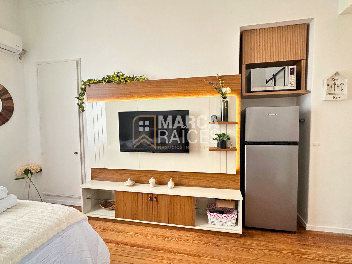 Apartamento ID.1621 - Alquiler Temporal Monoambiente en Pocitos Rambla y Plaza Gomensoro Disponible A Partir de Diciembre Montevideo
