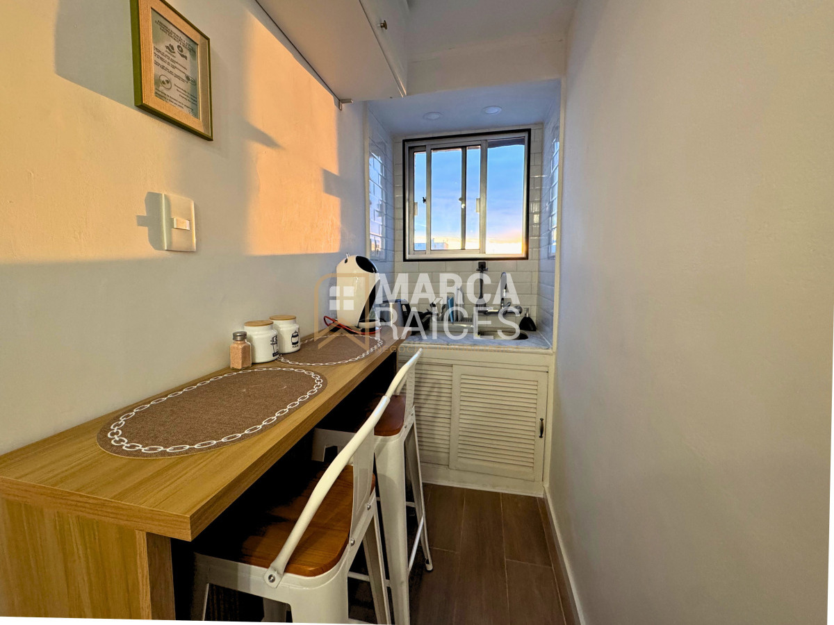 Apartamento ID.1621 - Alquiler Temporal Monoambiente en Pocitos Rambla y Plaza Gomensoro Disponible A Partir de Diciembre Montevideo