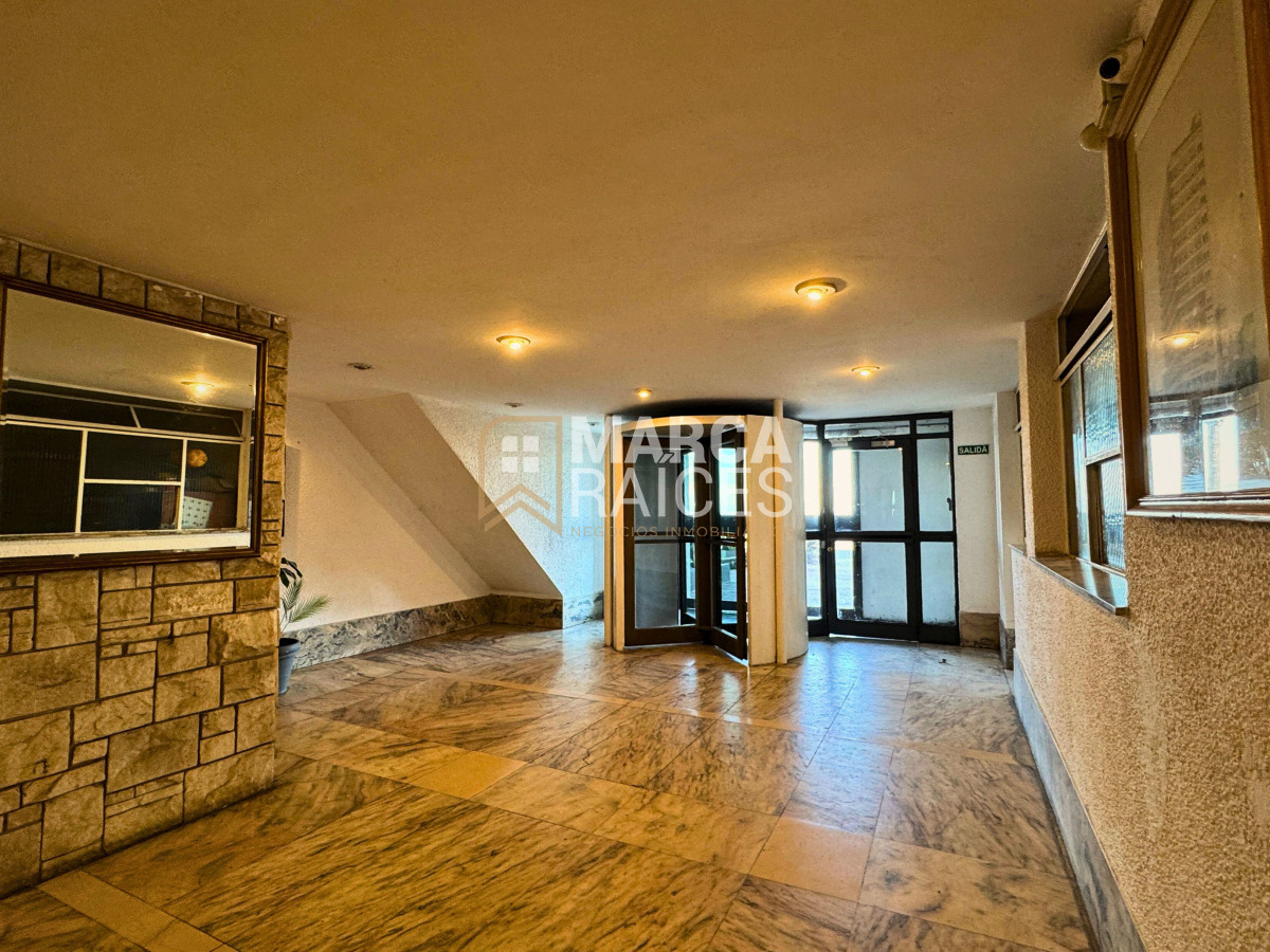 Apartamento ID.1621 - Alquiler Temporal Monoambiente en Pocitos Rambla y Plaza Gomensoro Disponible A Partir de Diciembre Montevideo