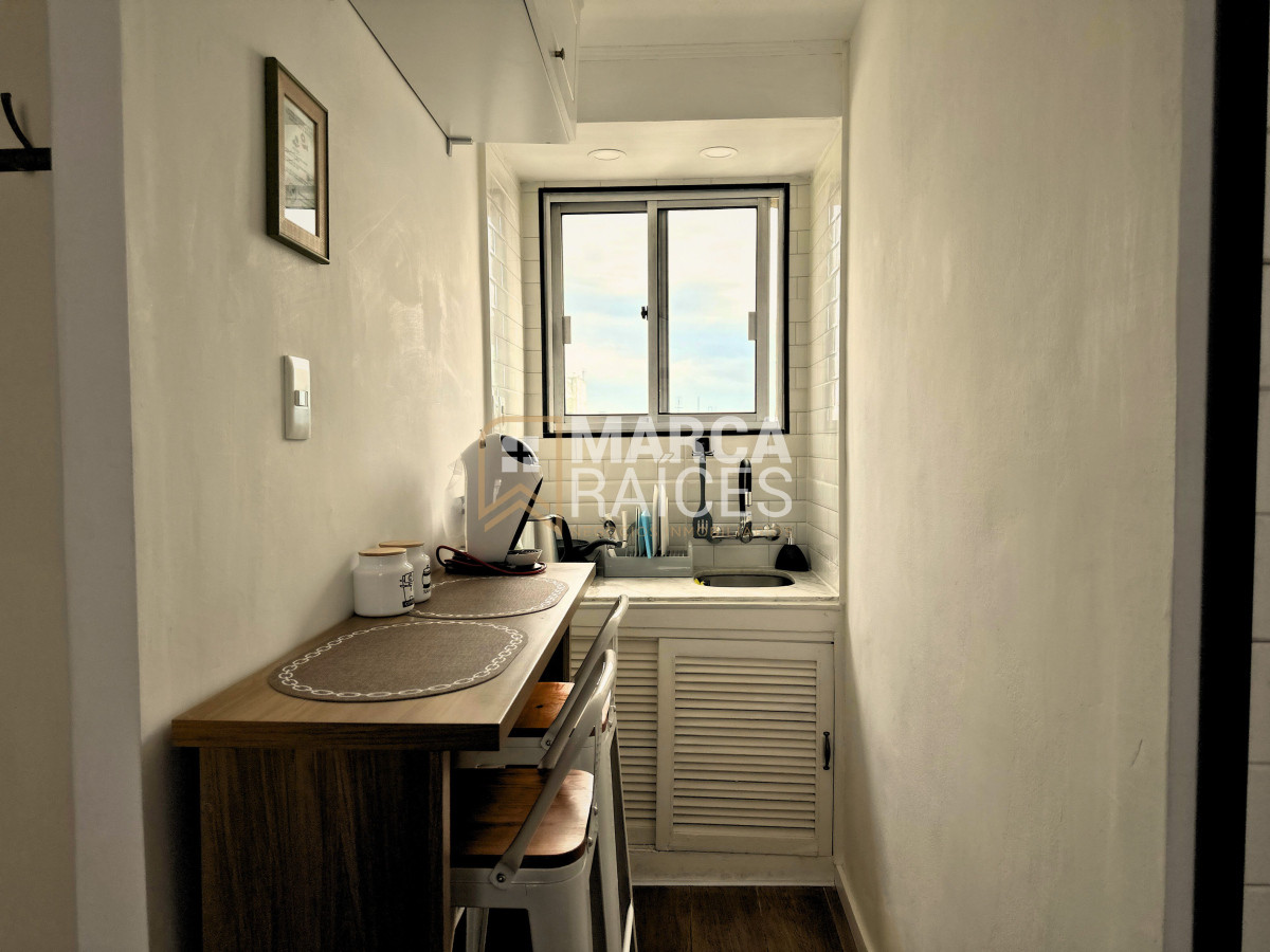 Apartamento ID.1621 - Alquiler Temporal Monoambiente en Pocitos Rambla y Plaza Gomensoro Disponible A Partir de Diciembre Montevideo