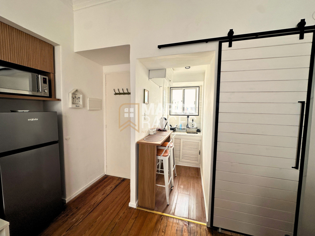 Apartamento ID.1621 - Alquiler Temporal Monoambiente en Pocitos Rambla y Plaza Gomensoro Disponible A Partir de Diciembre Montevideo