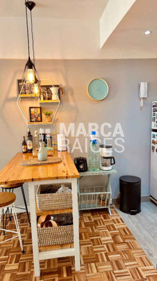 Apartamento ID.1300 - Alquiler Apartamento 1 Dormitorio Al Frente Semi Amoblado Centro Montevideo (Enero 2026)