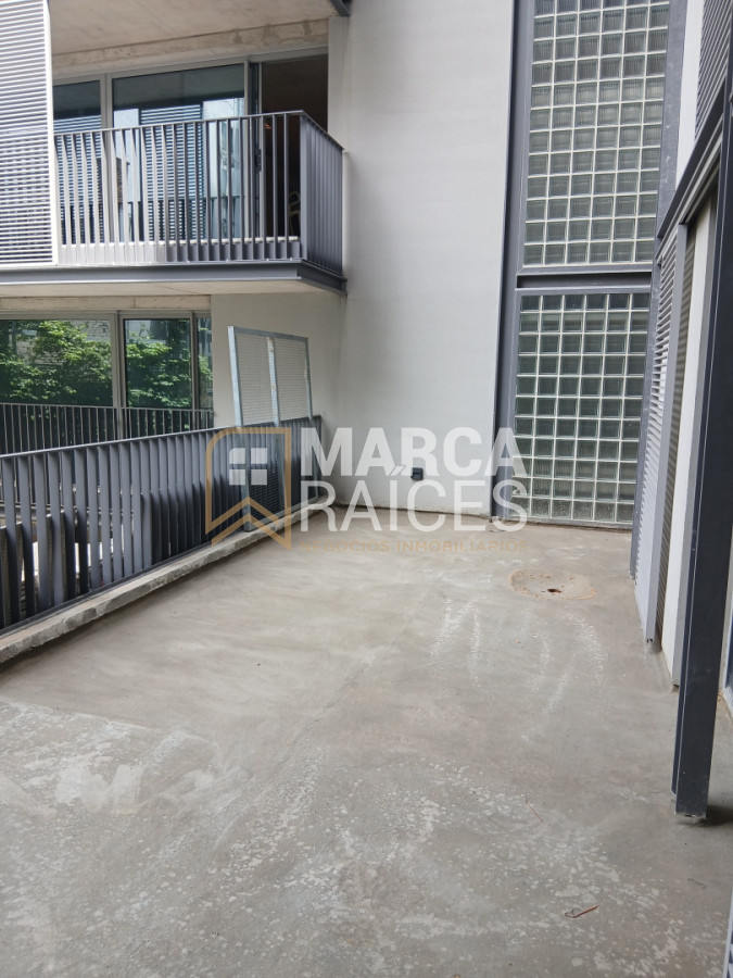 Apartamento ID.1792 - Alquiler Apartamento 3 Dormitorios 2 Baños Piscina Edificio de Categoria Centro Montevideo