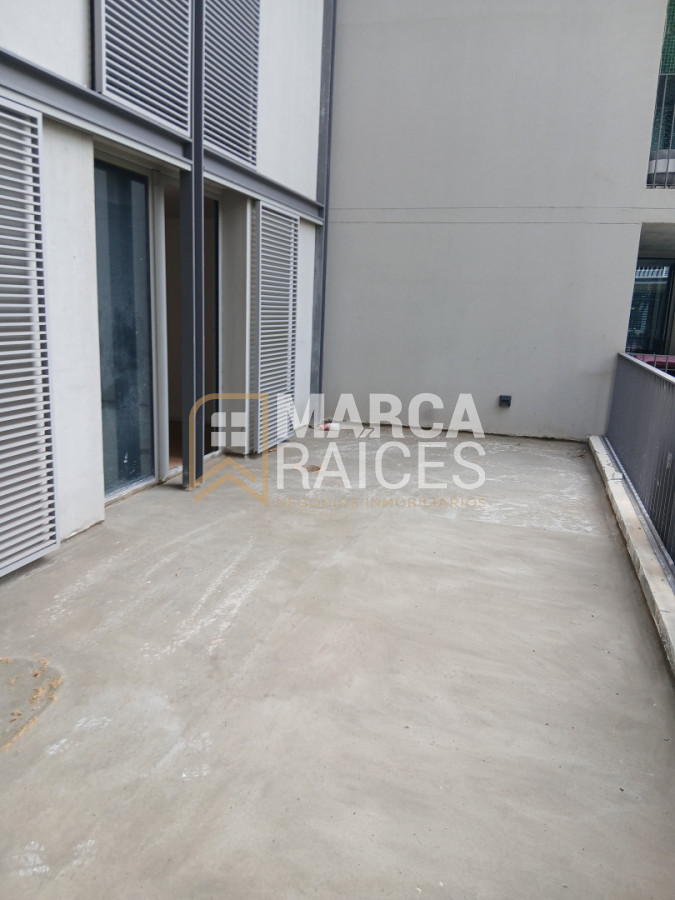 Apartamento ID.1792 - Alquiler Apartamento 3 Dormitorios 2 Baños Piscina Edificio de Categoria Centro Montevideo