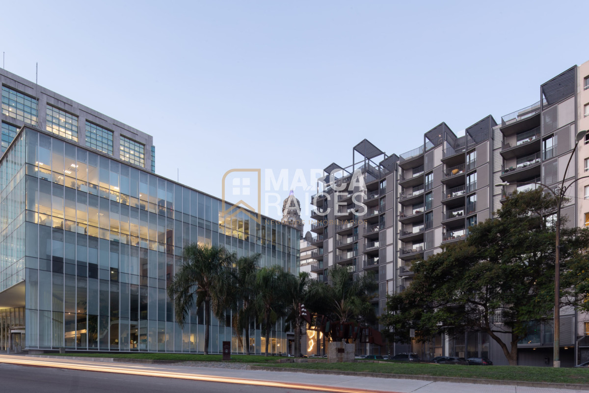 Apartamento ID.1792 - Alquiler Apartamento 3 Dormitorios 2 Baños Piscina Edificio de Categoria Centro Montevideo