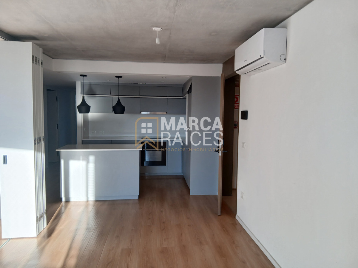 Apartamento ID.1792 - Alquiler Apartamento 3 Dormitorios 2 Baños Piscina Edificio de Categoria Centro Montevideo