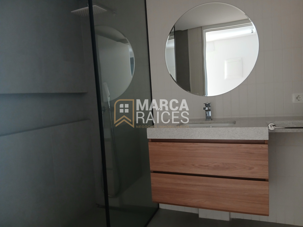 Apartamento ID.1792 - Alquiler Apartamento 3 Dormitorios 2 Baños Piscina Edificio de Categoria Centro Montevideo