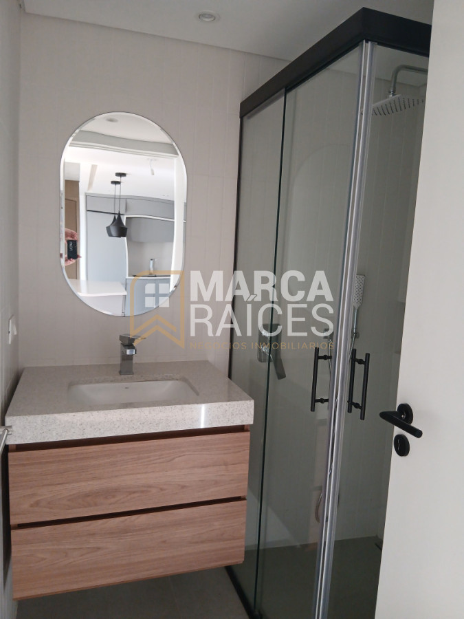 Apartamento ID.1792 - Alquiler Apartamento 3 Dormitorios 2 Baños Piscina Edificio de Categoria Centro Montevideo
