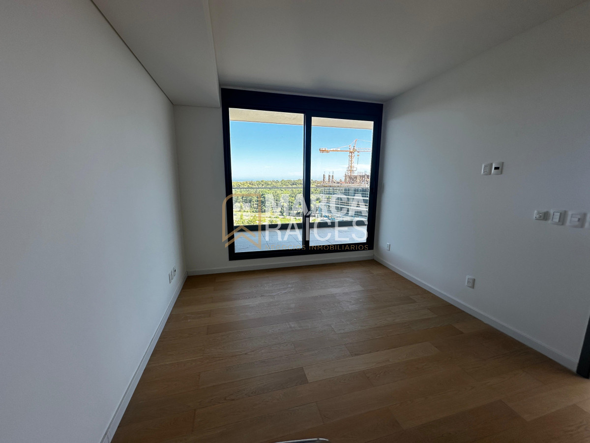 Apartamento ID.1147 - Venta Penthouse Duplex 4 Dormitorios Carrasco Hermosa Vista al Lago A Estrenar