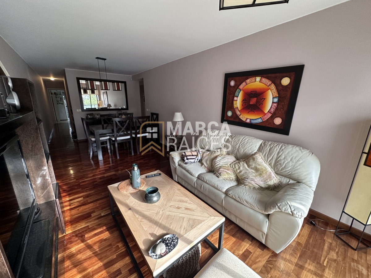 Apartamento ID.1043 - Venta Hermoso Apartamento 3 Dormitorios 3 Baños Balcon Patio Parrillero Pocitos Montevideo