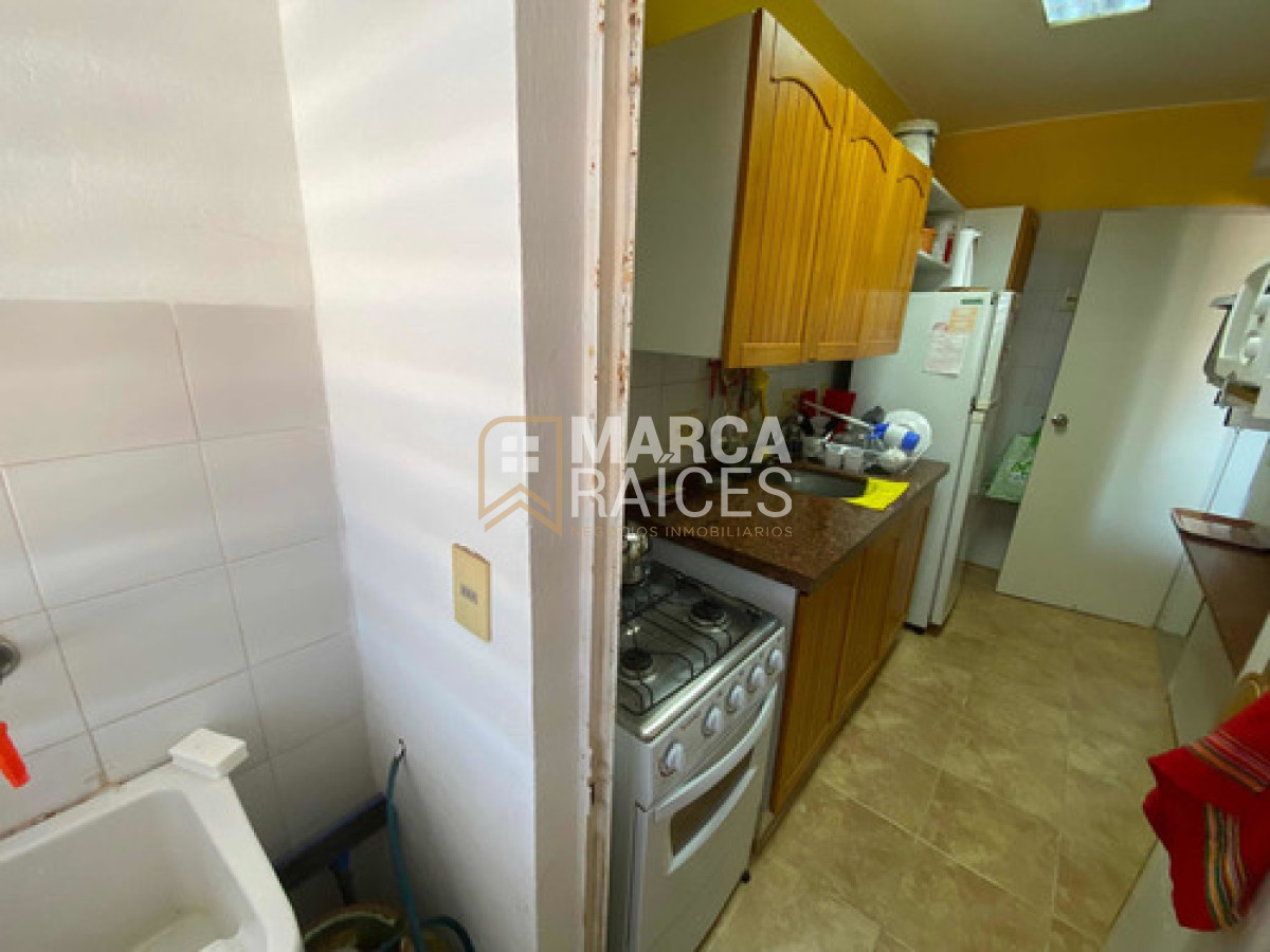 Apartamento ID.1506 - Venta apartamento 2 dormitorios y 2 baños con garaje en Av Roosevelt, Punta del Este. 