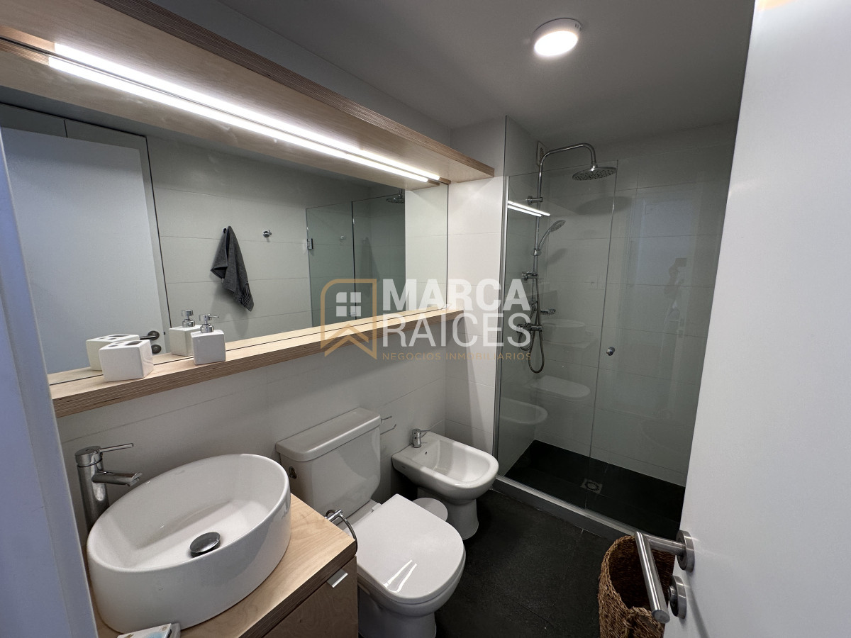 Apartamento ID.1402 - Apartamento Amplio A Estrenar Amoblado Piso 4 Al Frente Luminoso Cordon Sur Montevideo