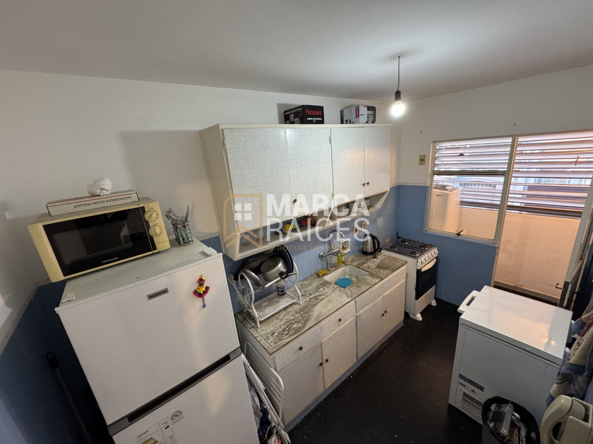 Apartamento ID.1042 - Venta Apartamento 2 Dormitorios Con Renta Al Frente Primer Piso Pocitos Montevideo