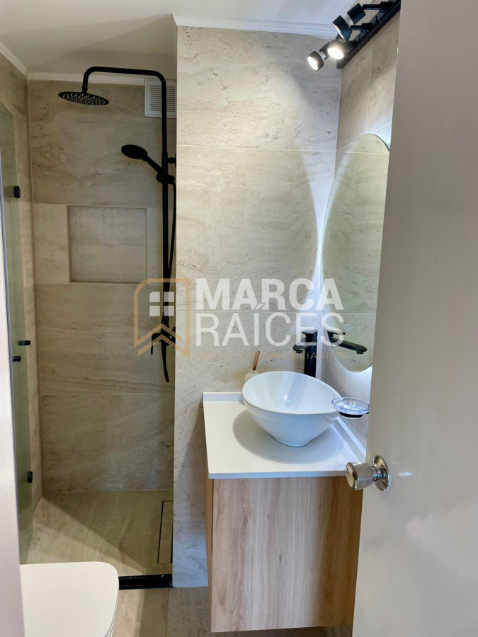 Apartamento ID.1523 - Alquiler apartamento de 4 dormitorios muy luminoso frente al mar en Rambla de Punta Carretas, Montevideo. 