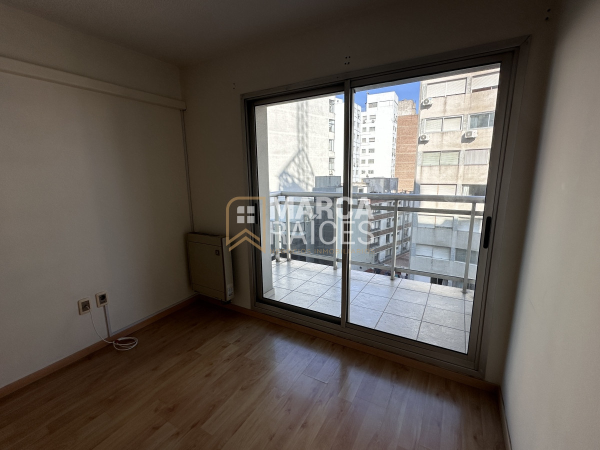 Apartamento ID.701 - Venta Apartamento 2 Dormitorios Garage Box Balcon al Frente Tres Cruces Montevideo