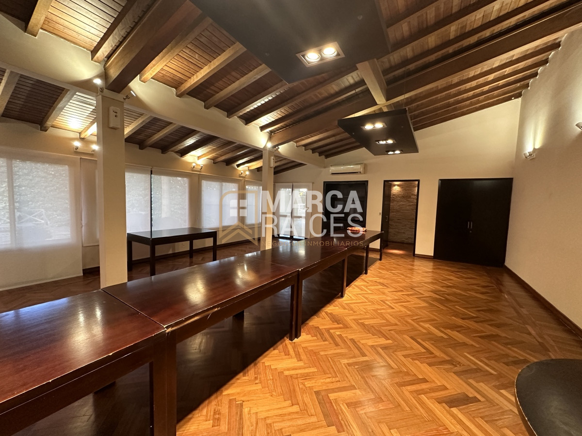 Apartamento ID.853 - Venta Apartamento Frente a Rambla Kibon 3 Dormitorios + Servicio Garage Doble Vista a la Rambla Pocitos Montevideo