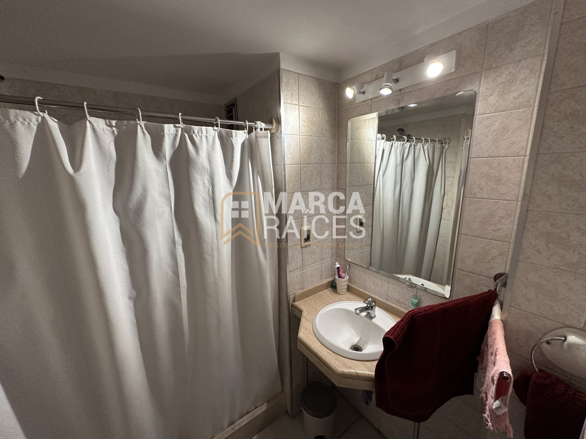 Apartamento ID.701 - Venta Apartamento 2 Dormitorios Garage Box Balcon al Frente Tres Cruces Montevideo