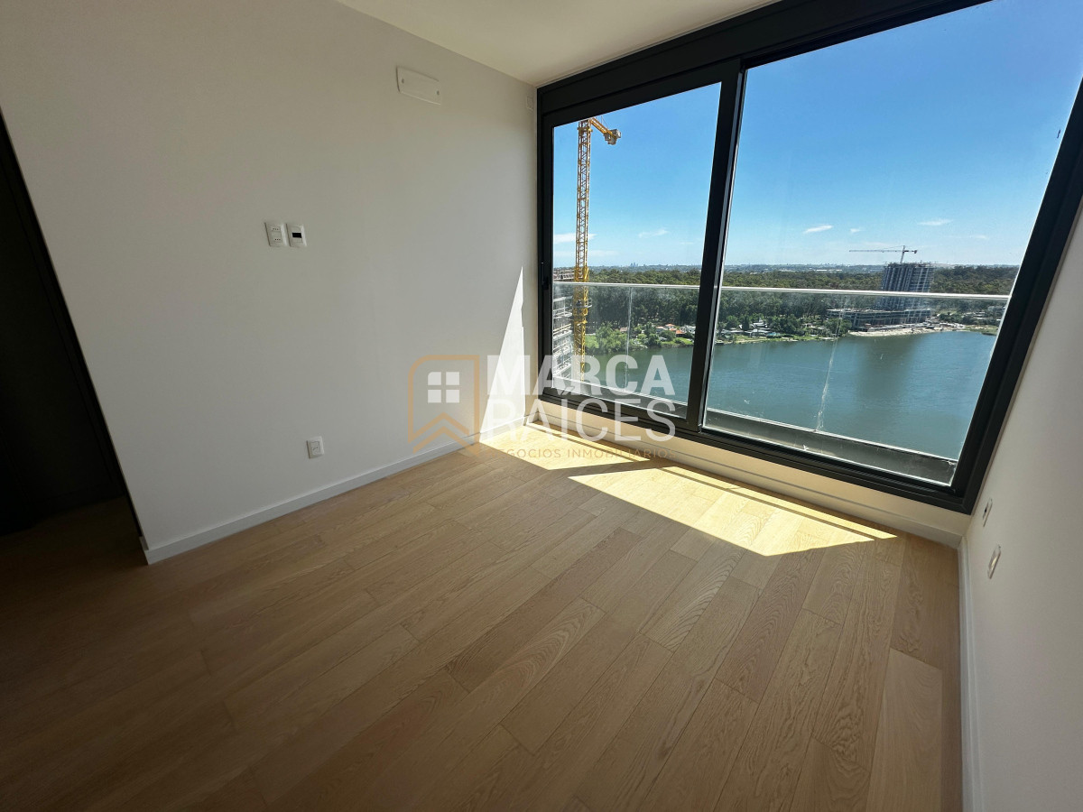 Apartamento ID.1147 - Venta Penthouse Duplex 4 Dormitorios Carrasco Hermosa Vista al Lago A Estrenar