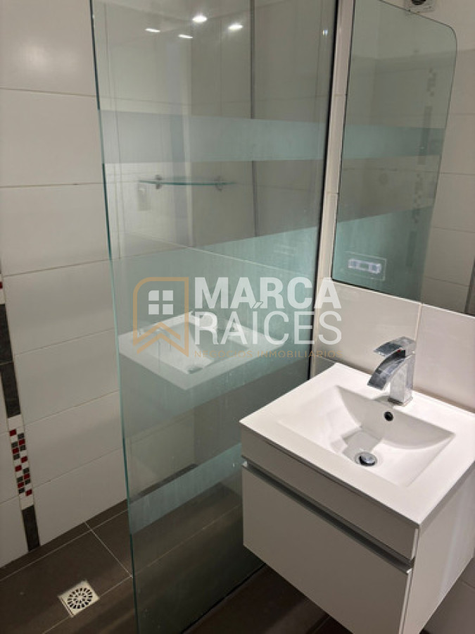 Apartamento ID.1744 - Alquiler Apartamento 3 Dormitorios, 1 Baño, Centro, Montevideo