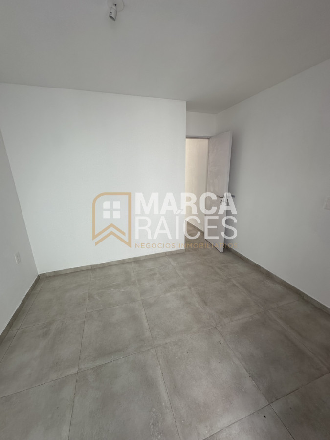 Apartamento ID.1004 - Venta Apartamento 1 Dormitorio Con Patio Y Cochera con buena renta Paysandu Uruguay