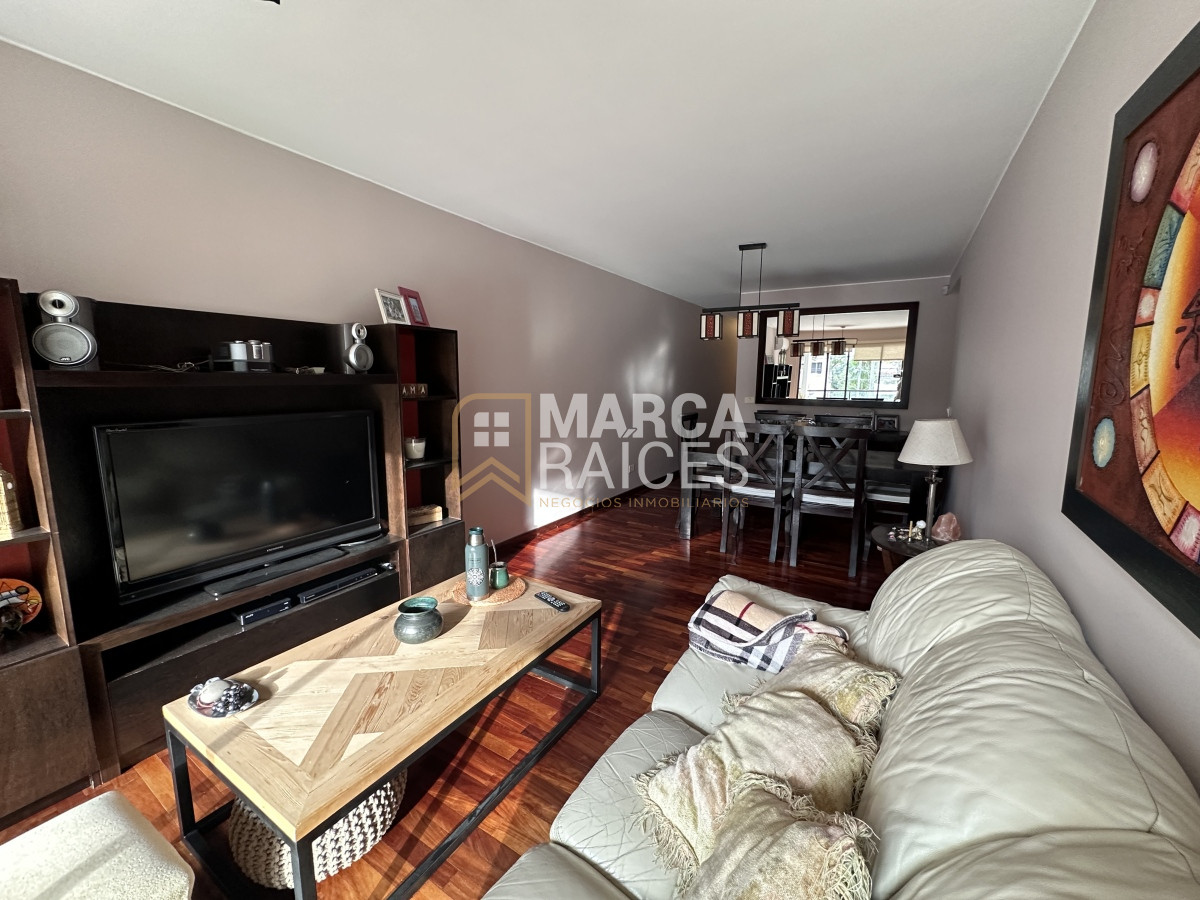 Apartamento ID.1043 - Venta Hermoso Apartamento 3 Dormitorios 3 Baños Balcon Patio Parrillero Pocitos Montevideo