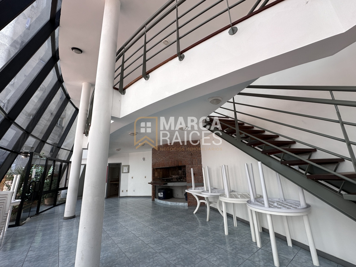 Apartamento ID.701 - Venta Apartamento 2 Dormitorios Garage Box Balcon al Frente Tres Cruces Montevideo