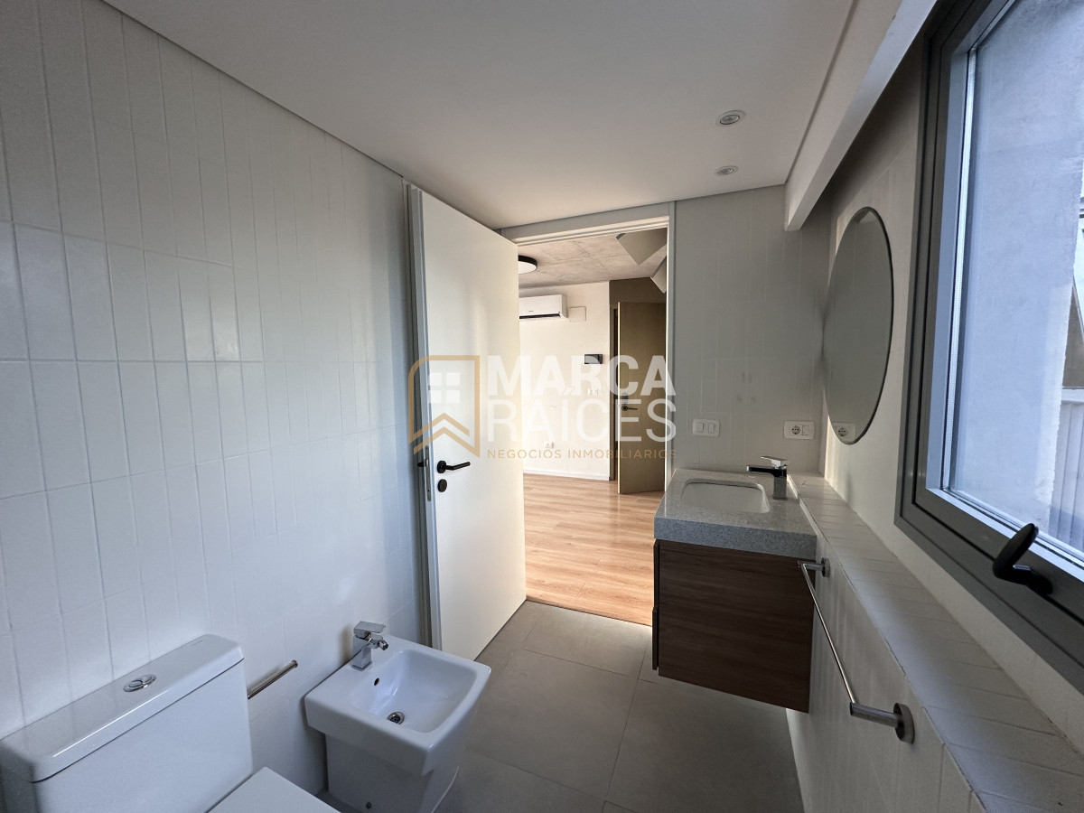 Apartamento ID.1381 - Alquiler Apartamento Penthouse 1 Dormitorio Centro Montevideo