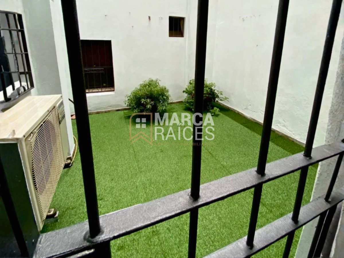 Apartamento ID.1672 - Alquiler Apartamento 1 Dormitorio con Patio Ciudad Vieja Montevideo
