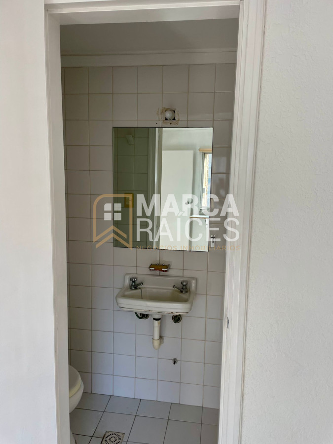Apartamento ID.1523 - Alquiler apartamento de 4 dormitorios muy luminoso frente al mar en Rambla de Punta Carretas, Montevideo. 