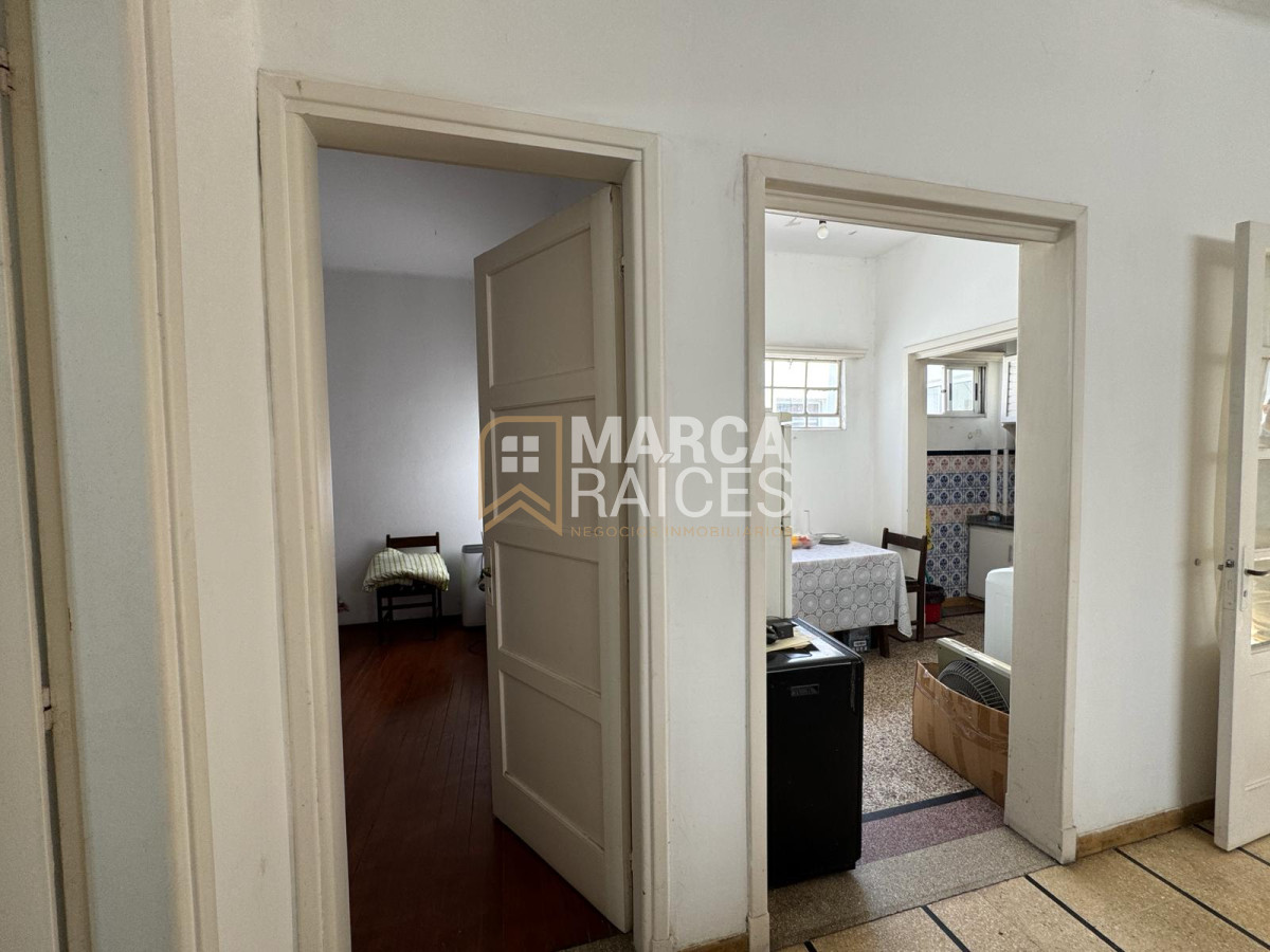 Apartamento ID.1731 - Venta Apartamento 2 Dormitorios 1 Baño Con Renta Primer Piso por Escalera Pocitos Montevideo