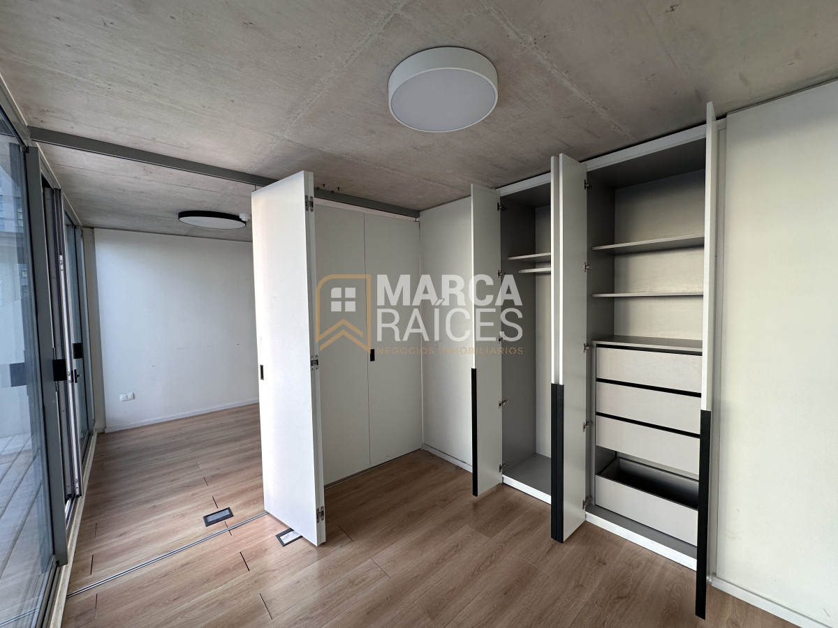 Apartamento ID.1381 - Alquiler Apartamento Penthouse 1 Dormitorio Centro Montevideo