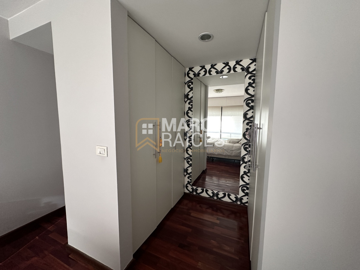 Apartamento ID.1043 - Venta Hermoso Apartamento 3 Dormitorios 3 Baños Balcon Patio Parrillero Pocitos Montevideo