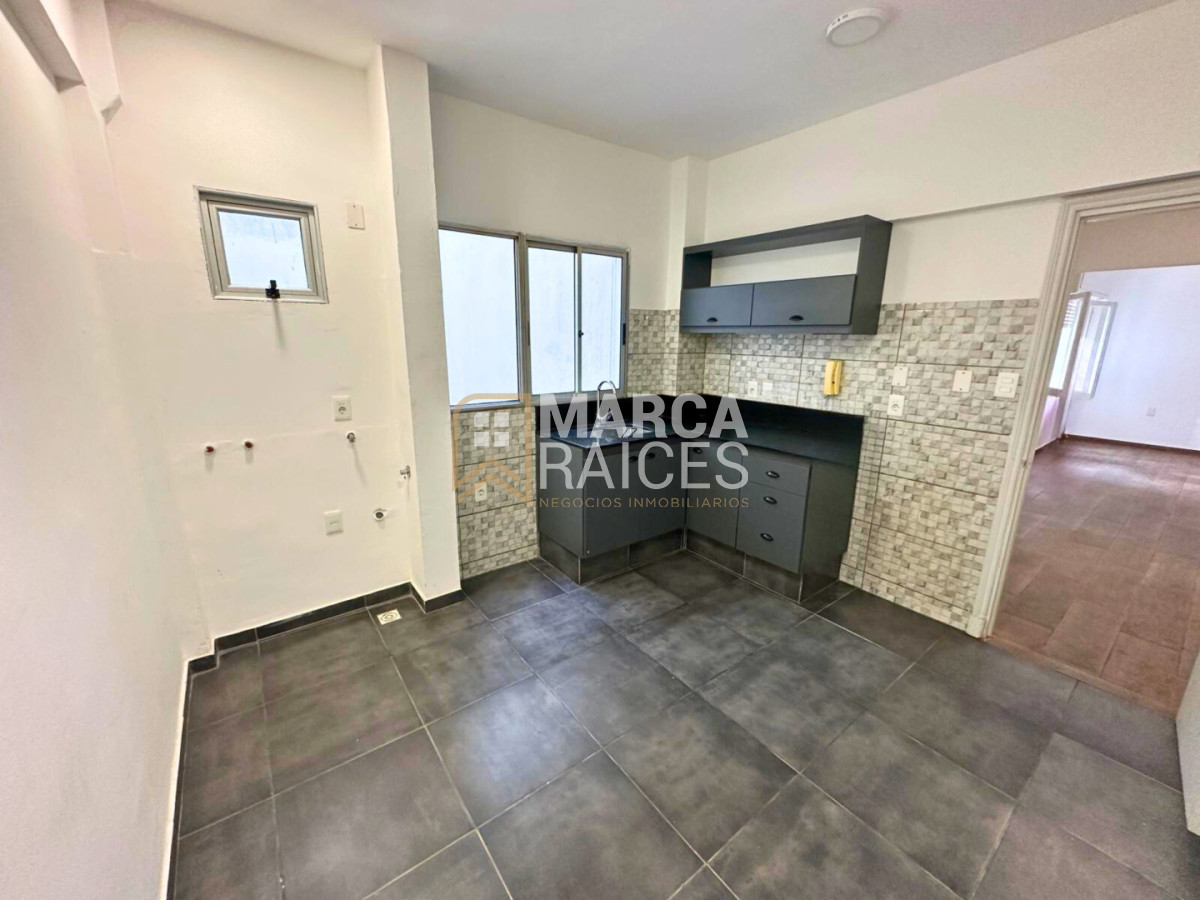 Apartamento ID.1886 - Alquiler Apartamento 2 Dormitorios Centro Montevideo