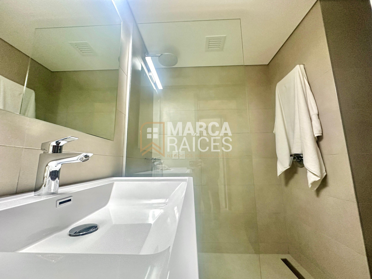 Apartamento ID.1148 - Venta Apartamento Premium Carrasco Este 3 Dormitorios 3 Baños Vista al Lago a Estrenar