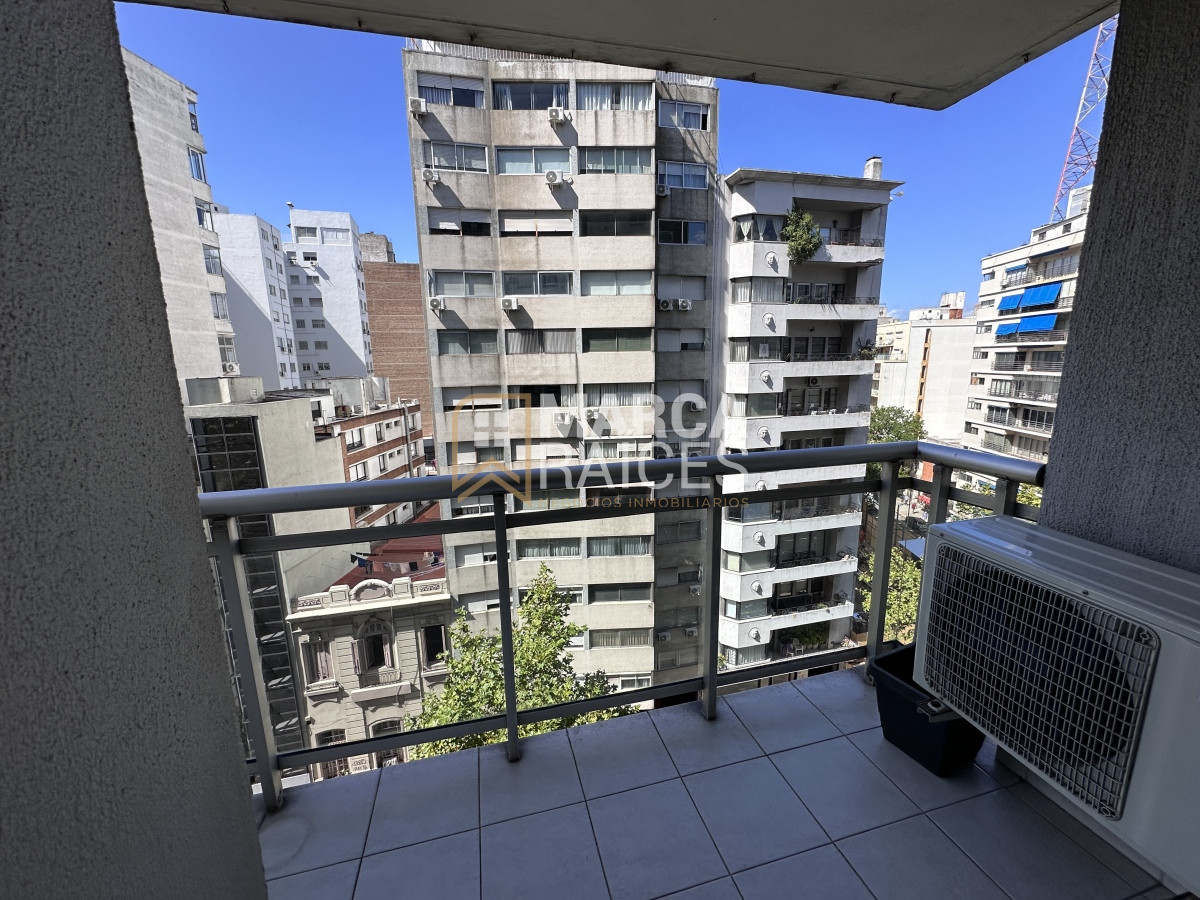 Apartamento ID.701 - Venta Apartamento 2 Dormitorios Garage Box Balcon al Frente Tres Cruces Montevideo