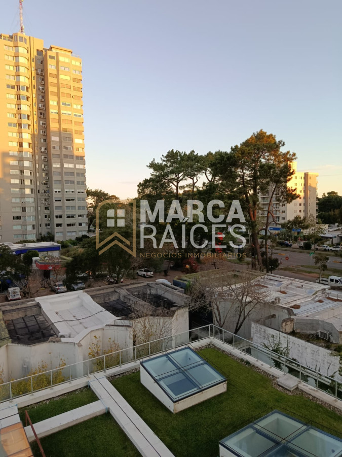 Apartamento ID.1536 - Venta apartamento 2 dormitorios en Barrio Cantegril, Punta del Este. 