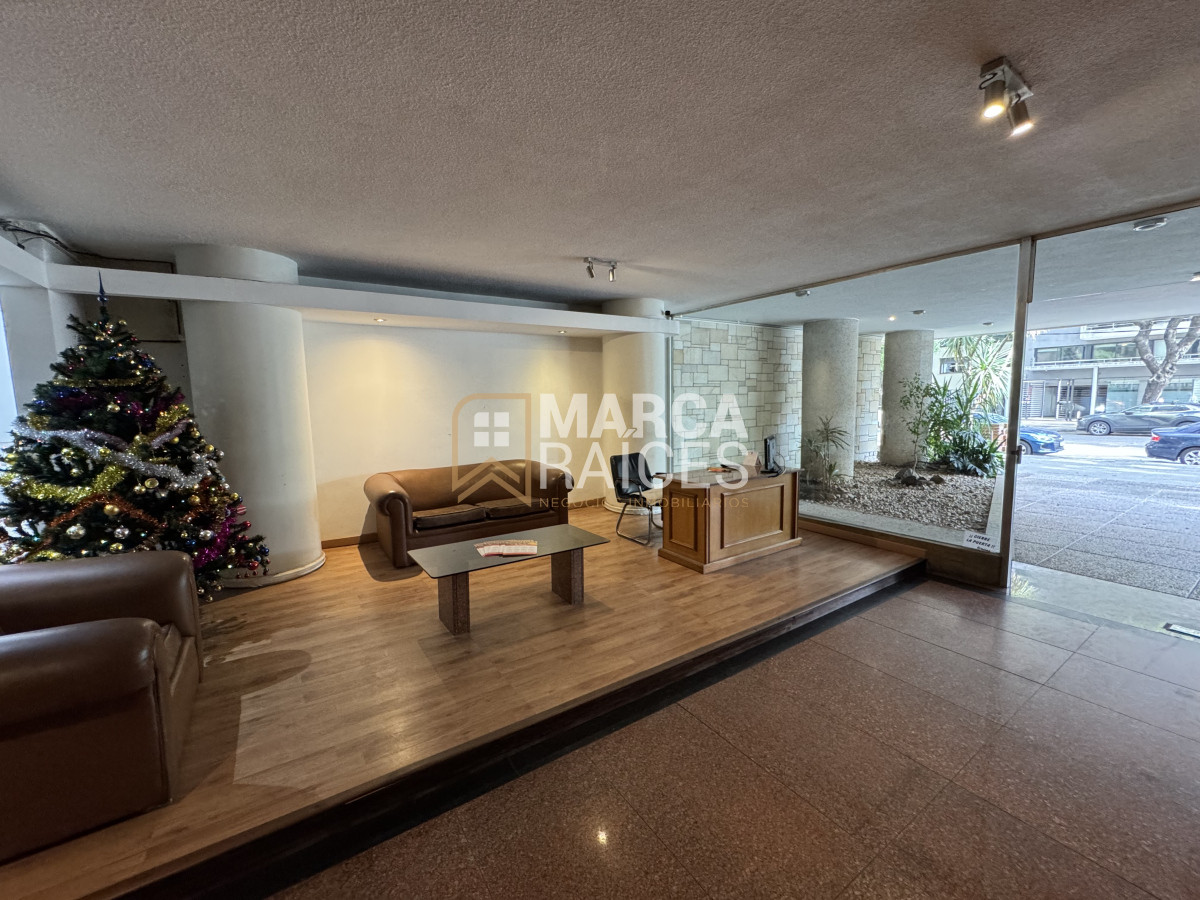 Apartamento ID.1199 - Venta Apartamento 4 Dormitorios 2 baños Garage Punta Carretas Montevideo